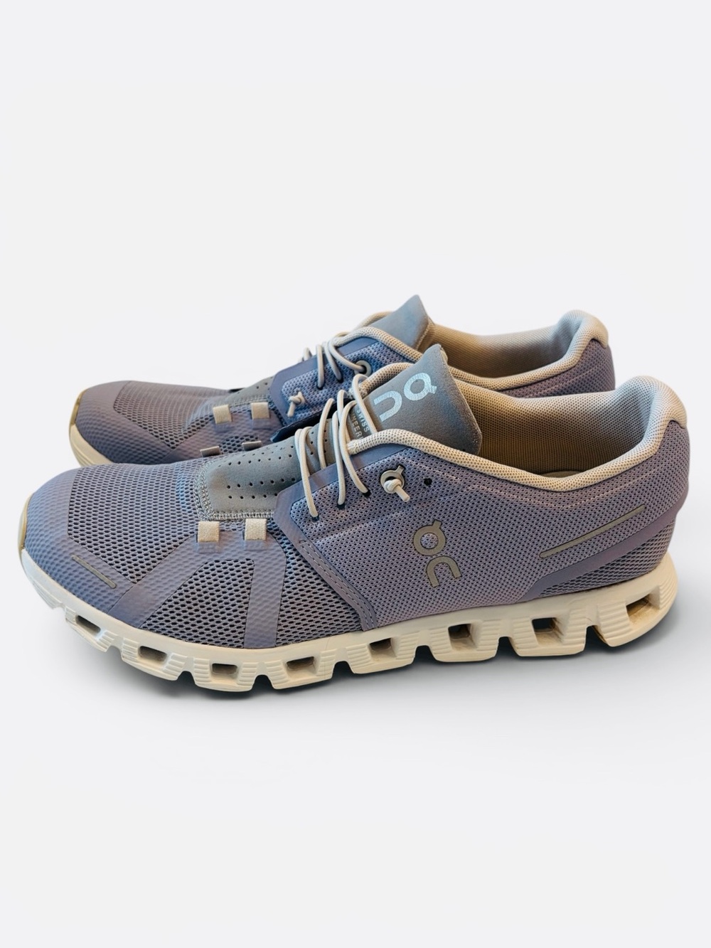 On Cloud Running / Walking Shoes
Women’s Size 10.5 (EU 42.5)
Lavender / Lilac